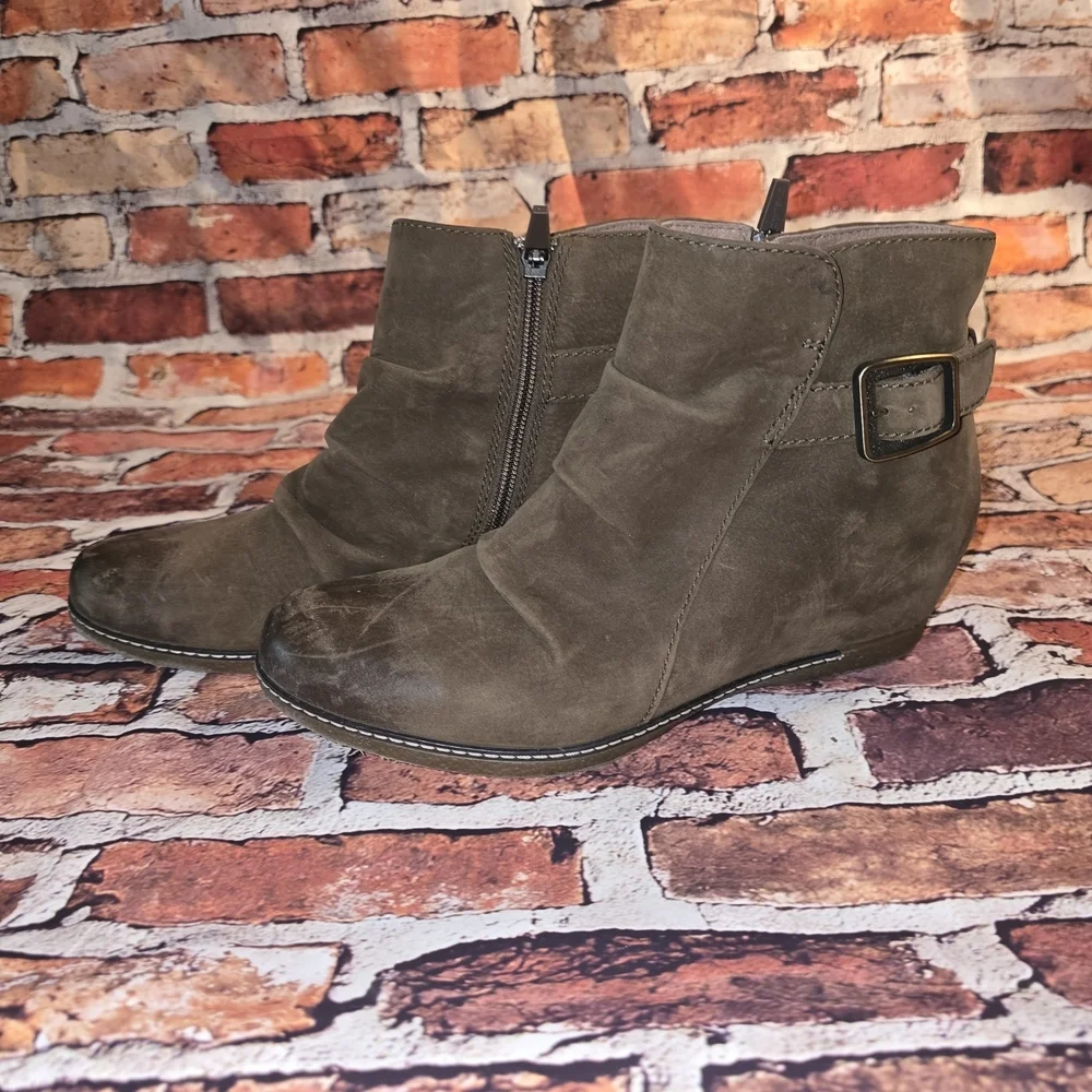 Dansko Women's Brown  Nubuck Ankle Boots Size 38